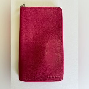 Longchamp Passport Document Holder Zip Closure in dark Pink pebble leather
